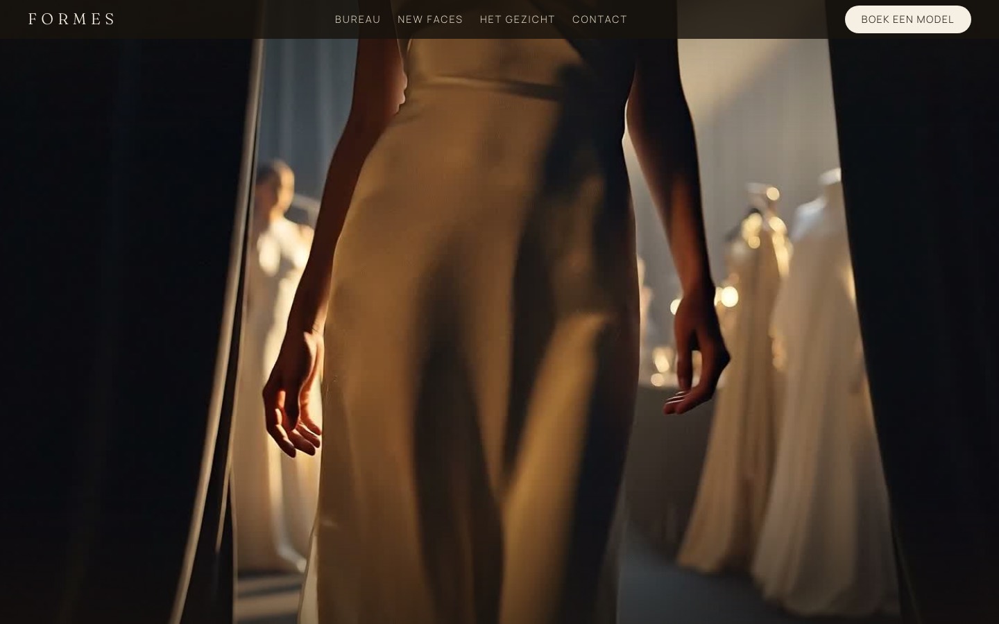 FORMES — zijde in beweging achter de coulissen van een modeshow