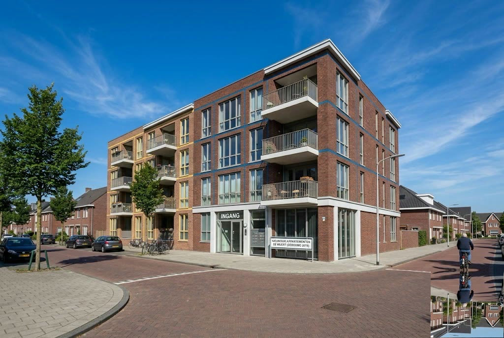 Ruime rijwoning aan groenstrook — Lewenborg 63, Groningen